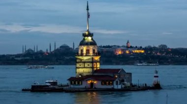 Zaman atlamalı fotoğraf, bulutlu gün kızlık kule mavi saat