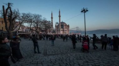 zaman atlamalı fotoğraf, Ortaköy Meydanı yürüme insanlar