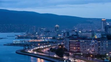 Şehir hava görünümü ve bulut timelapse, dolly atış