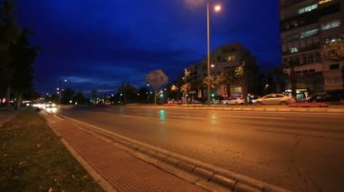 Gece şehir trafik Dolly atış