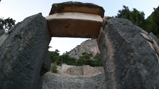 Стародавній амфітеатр entarence — стокове відео
