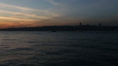 ünlü şehir Istanbul manzarası gün batımında