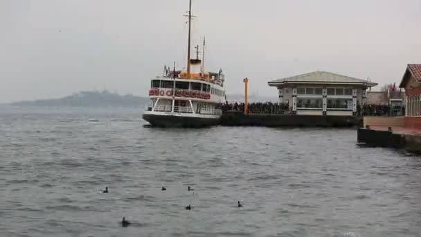 Zaman atlamalı yolcu gemisi — Stok video