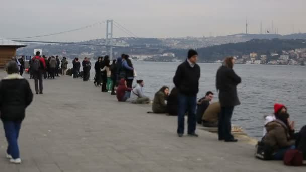 Time lapse fisherman and pedestrian 4 — Stock Video