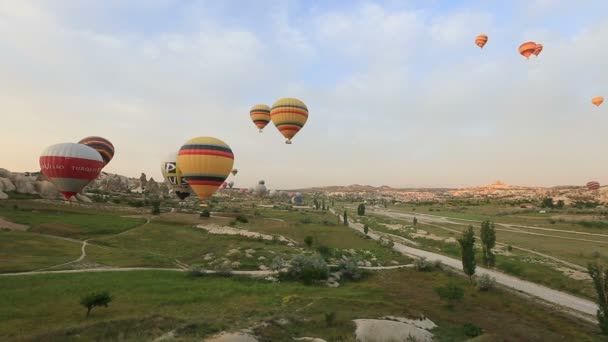 Гастроли воздушных шаров в Каппадокии 4 — стоковое видео