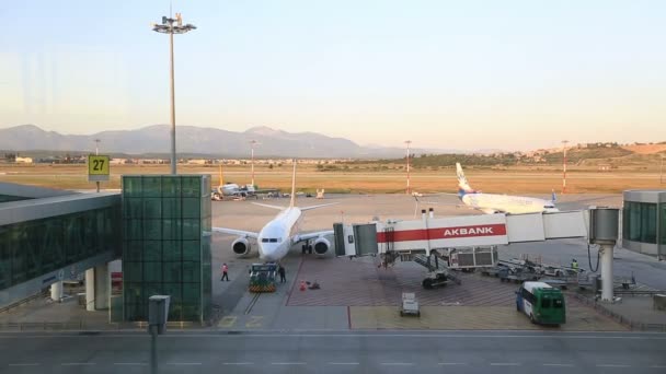 Temps d'attente avion prêt pour le décollage et le vol — Video