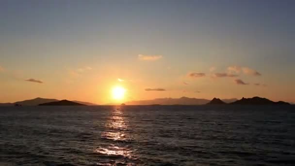 Tid förflutit vackra solnedgången på havet — Stockvideo