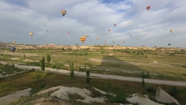 Tijd lapse lucht ballonnen tour in Cappadocië — Stockvideo