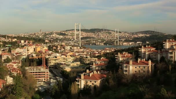 Boğaziçi Köprüsü manzarası, Boğaziçi Köprüsü istanbul Türkiye, zaman atlamalı gün batımında — Stok video