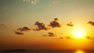 güzel gün batımı zaman atlamalı Adası