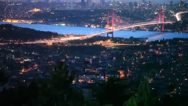 Isztambul éjszakai város és a Boszporusz híd 10 HD 1080p — Stock videók