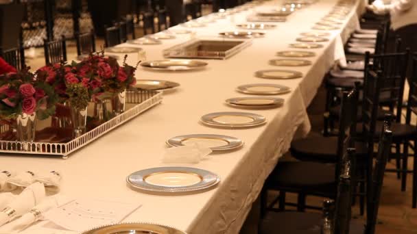 Elégante table à manger 5 HD 1080p 