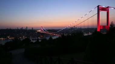 zaman Fatih Sultan Mehmet Köprüsü mavi