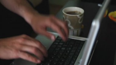 adam tipik bilgisayar 2 hd 1080 p