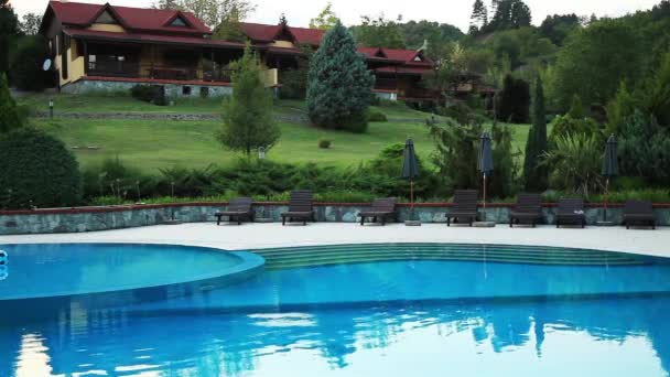 village de luxe et piscine 
