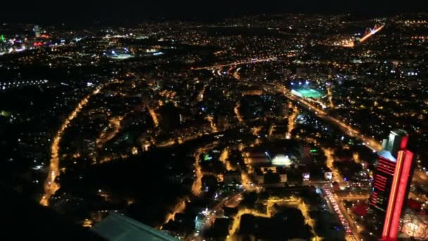 Skyline van luchtfoto wiev istanbul stad bij nacht — Stockvideo