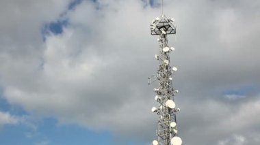 Kulesini bulutlar zaman atlamalı Hd 1080p ile