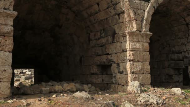 Ancient Olympic Roman stadium gate in Perge — Stock Video