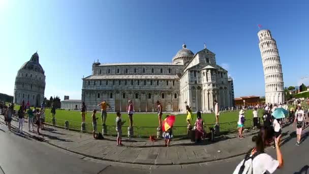 Pisa turm auf dem platz der wunder, torre di pisa auf der piazza dei miracoli — Stockvideo