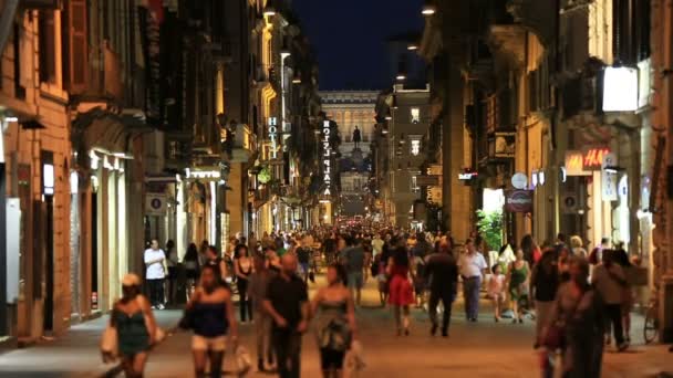 Passeggiata Turistica per la via di Roma — Video Stock