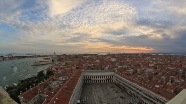 Hava siluetinin manzarasına Venedik (Venezia)
