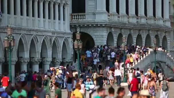 ヴェネツィアを訪れる観光客 — ストック動画