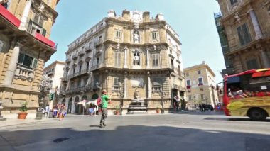 Dört köşe, Piazza Vigliana