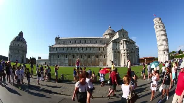 Věž na náměstí zázraků, Torre di Pisa na Piazza dei Miracoli v Pise — Stock video