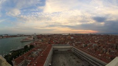 Hava siluetinin manzarasına Venedik (Venezia)