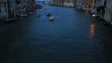 Büyük Kanal (Canale Grande üzerinde trafik)