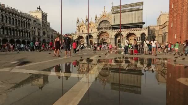 ヴェネツィアを訪れる観光客 — ストック動画