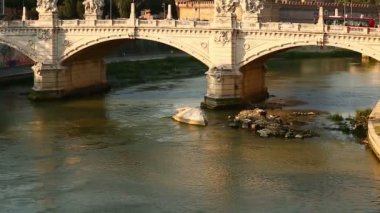 Aziz Angelo Kalesi ve Tiber Nehri