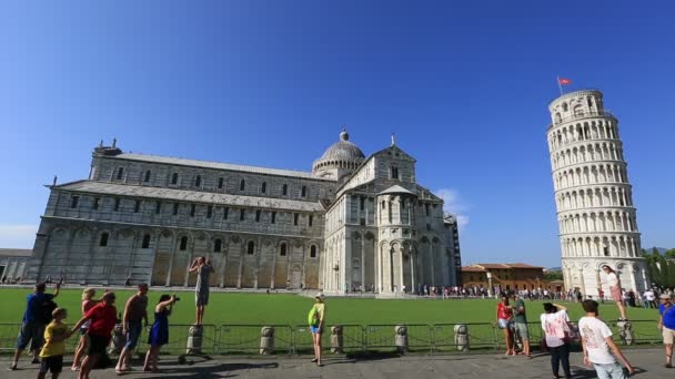 Pisa Tower на площі чуда, Торре-ді Піза на площі Пьяцца-деї-Міраколі — стокове відео