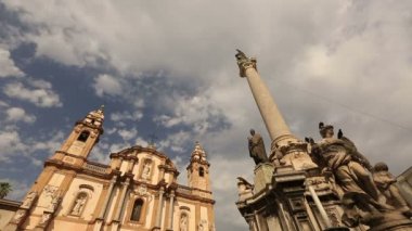 Piazza San Domenico San Domenico Kilisesi ile