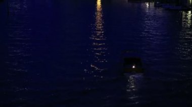 Büyük Kanal (Canale Grande üzerinde trafik)