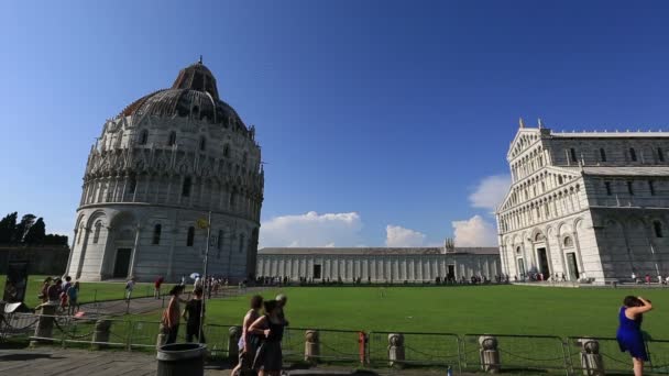 Πύργος Πίζας στην πλατεία των θαυμάτων, Torre di Pisa στο Piazza dei Miracoli — Αρχείο Βίντεο