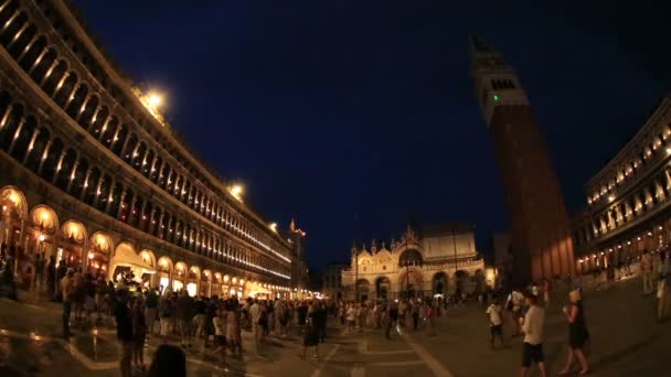 Touristen zu Besuch in Venedig — Stockvideo