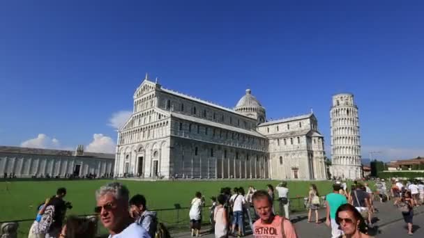 Pisa turm auf dem platz der wunder, torre di pisa auf der piazza dei miracoli — Stockvideo