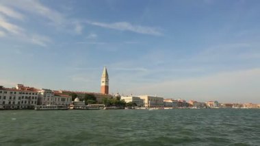 Büyük Kanal (Canale Grande üzerinde trafik)