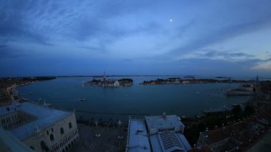 Hava siluetinin manzarasına Venedik (Venezia)