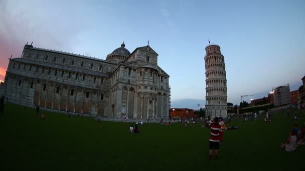 Pisa toren op het plein van de wonderen, Torre di Pisa op Piazza dei Miracoli — Stockvideo