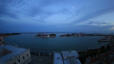 Hava siluetinin manzarasına Venedik (Venezia)