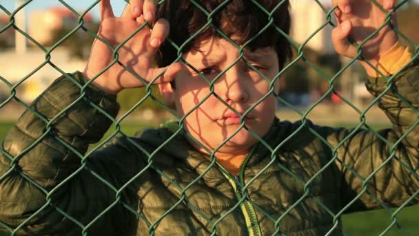 Triste jeune garçon 