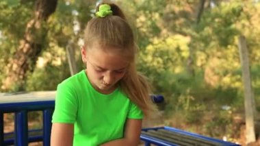 kızgın küçük kız