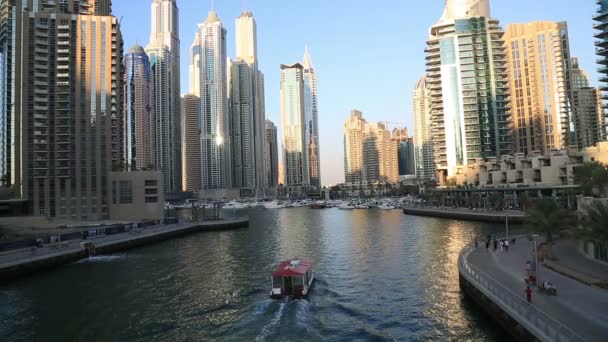 Der hafen von dubai, ungebundene arabische emirate — Stockvideo