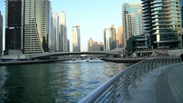 Una vista de la Marina de Dubai — Vídeos de Stock