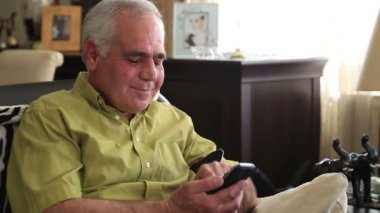 adam cep telefonu ile