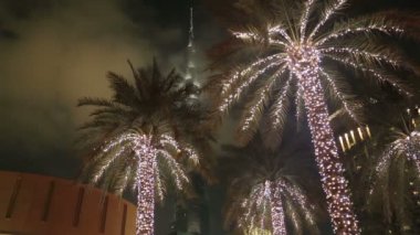 Uluslararası Dubai Kongre ve Sergi Sarayı gece Dubai