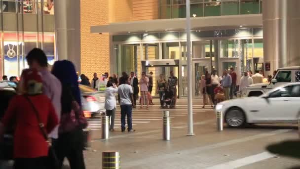 La puerta de entrada del centro comercial Dubai — Vídeos de Stock