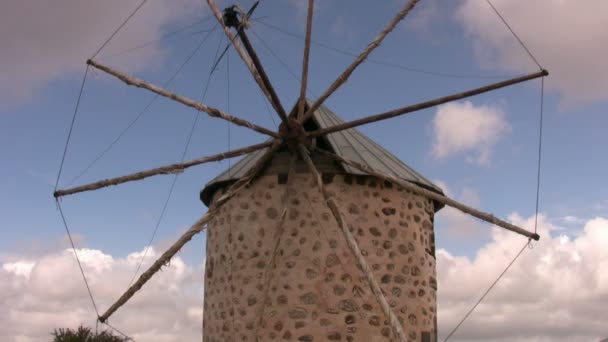 Molino de viento — Vídeo de stock